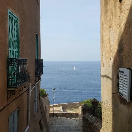Daire Dans La Citadelle Calvi (Corsica)